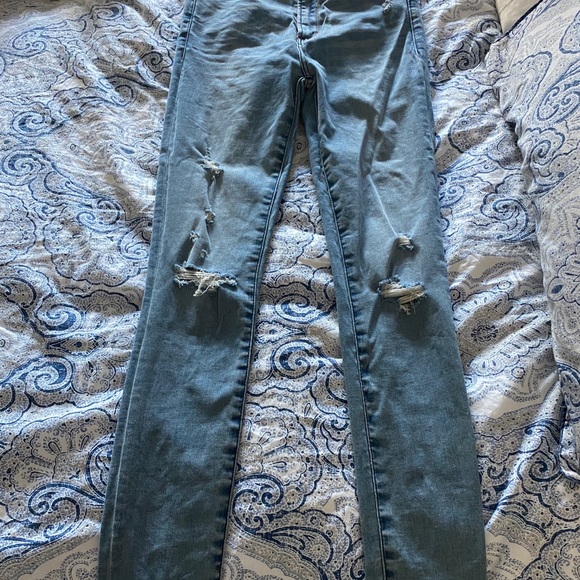 Abercrombie and Fitch high rise skinny jeans - Picture 2 of 5